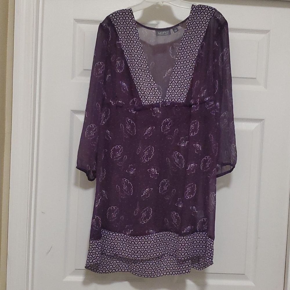 Motto woman  purple white blouse